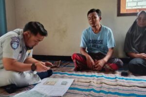 Jasa Raharja Tuban Memberikan Santunan Meninggal Dunia kepada Keluarga Korban Kecelakaan di Soko Tuban