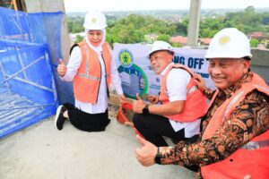 Gubernur Khofifah Topping Off Gedung Gus Dur RSU Muslimat NU Ponorogo